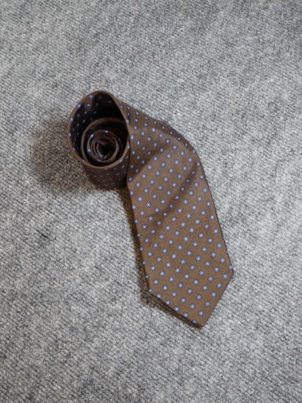 Oliver Hunt Mens Silk Tie Brown Blue Floral Dot Classic Necktie